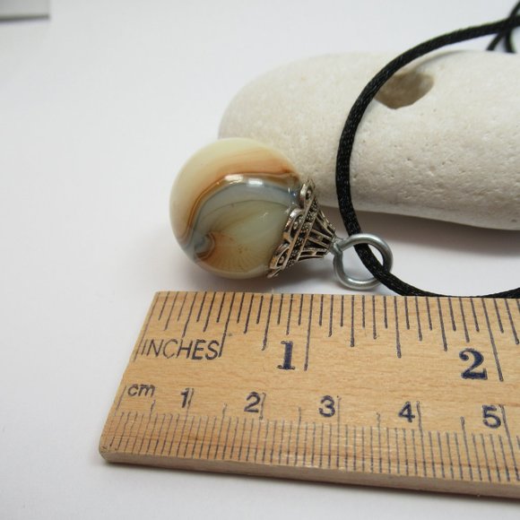 Uranium glass marble pendant - Picture 11 of 12